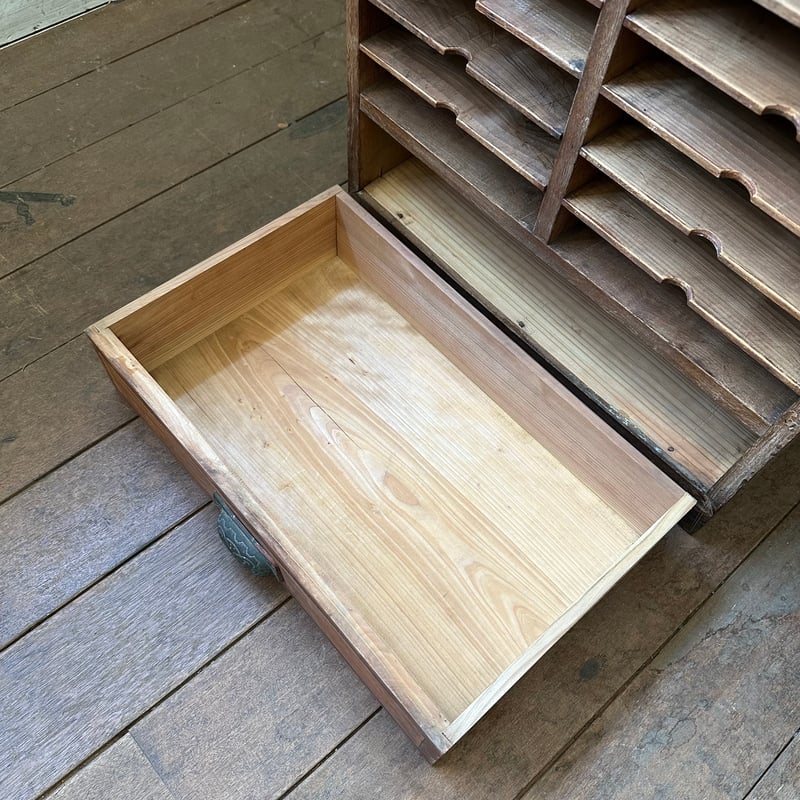 味のあるカルテ棚 | maruse