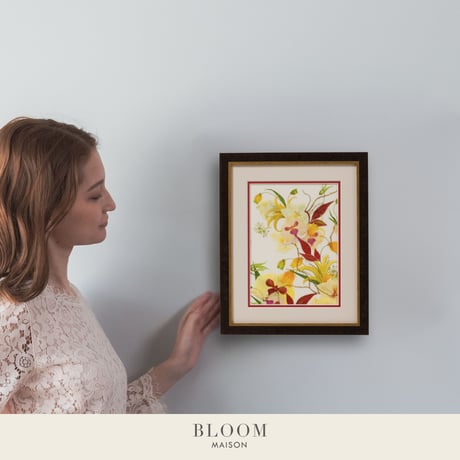 押し花ギフト【REGALOコレクション】フルール・グロワール ～栄光の花～｜胡蝶蘭の押し花アート｜BLOOMART【周年・還暦祝い】 W270×H331×D22（㎜）