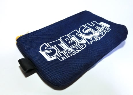 シルクスクリーンプリント入りファスナー帆布ポーチ／ネイビー×黄色ジップ
