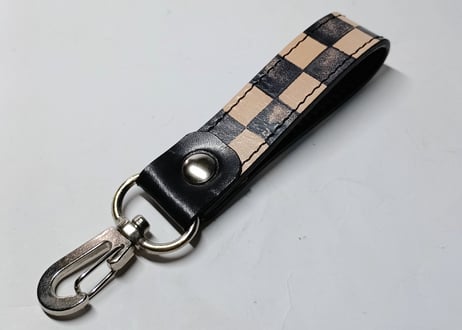 チェッカー柄レザーキーホルダー