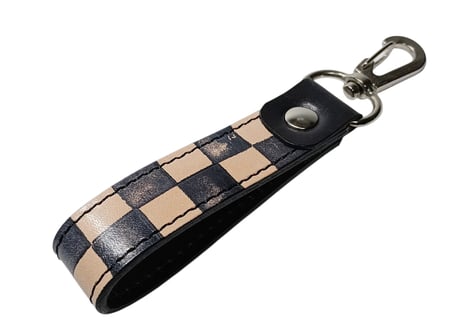 チェッカー柄レザーキーホルダー