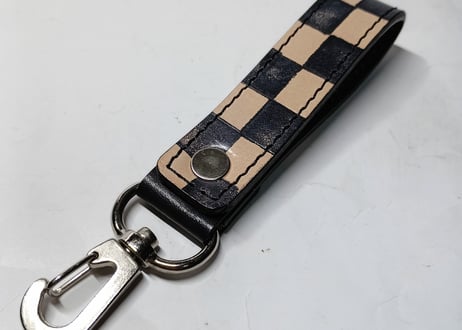 チェッカー柄レザーキーホルダー