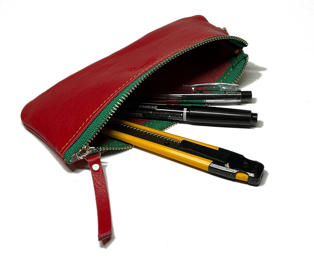 ラドロー　ハート型赤ポーチ ファスナー付き ラドロー ハート型赤ポーチ ファスナー付き