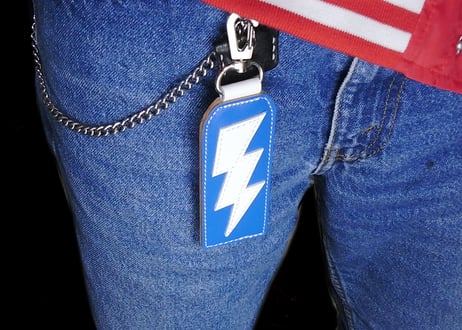 THUNDER KEYHOLDER/青×白