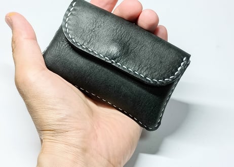 ふっくらした名刺入れ/黒レザー×白ステッチ
