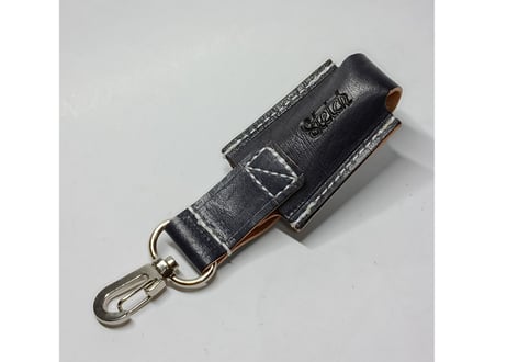リップクリームケース/黒レザー白ステッチ