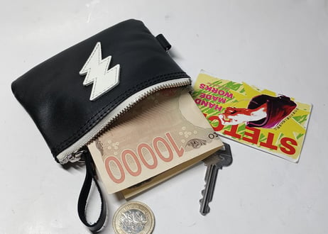 イナズマレザーポーチ/黒レザー白ジップ