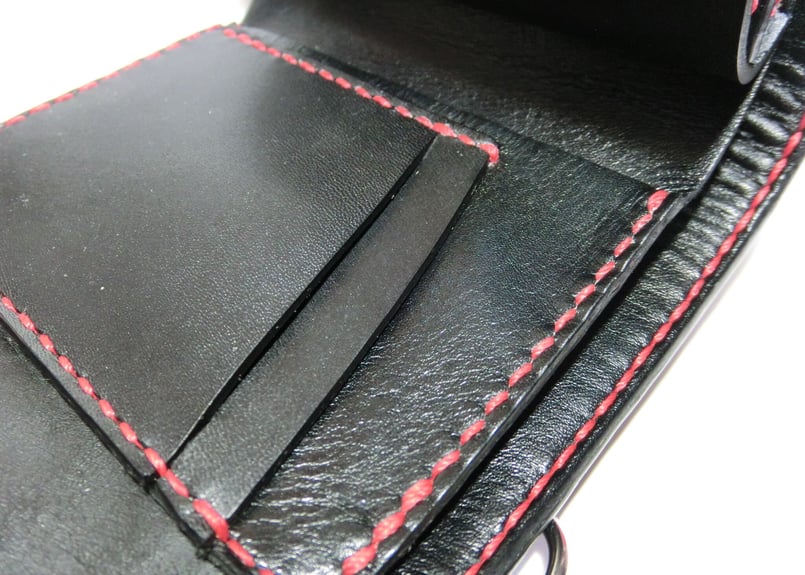 ハーフウォレット／黒レザー×赤ステッチ | STETCH HANDMADE STORE