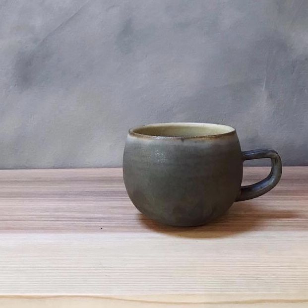 しずく窯 / 高山 丸カップ（黒） | THE SHOP 木ノ離