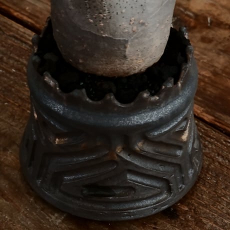グラキリス - 象牙宮- ［No.164］  ×   根本峻吾 作 S.N POT type.cylinder「 鐡 - 黒焔 - 」3号 植木鉢 笠間焼