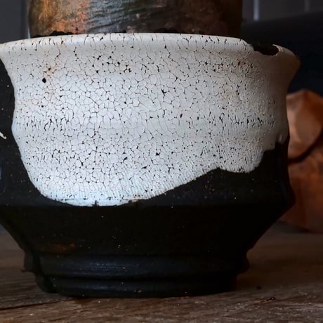 グラキリス φ8.5cm - 象牙宮 - ［No.10］  ×   沼野秀章 作「 black wrap 」3号 植木鉢 笠間焼