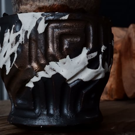 グラキリス φ7.5cm  - 象牙宮- ［No.123］  ×   根本峻吾 作 S.N POT type.round「 鐵-堕天- 」3号 植木鉢 笠間焼