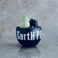 仏頭玉 ラリレアキア カクティフォルメ  No.03  ×   " EartH POWER " DESIGN POT / BLACK