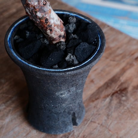 コミフォラ モンストローサ［No.40］  ×   沼野秀章 作 「black & blue . tall 」3号 植木鉢 笠間焼