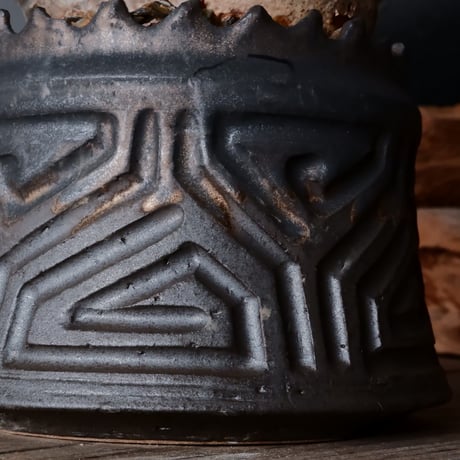 二頭 グラキリス φ12cm  - 象牙宮- ［No.37］  ×   根本峻吾 作 S.N POT type.cylinder「 鐡 - 黒焔 - 」4号 植木鉢 笠間焼