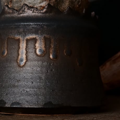 グラキリス φ10.5cm  - 象牙宮- ［No.228］  ×   根本峻吾 作 S.N POT type.cylinder「 黑焰 - kokuen - 」4号 植木鉢 笠間焼