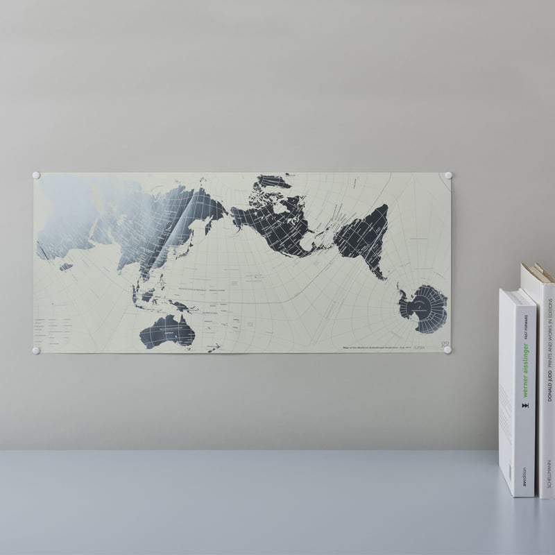 貴重！！銅板　世界地図　プレス Amazon.co.jp: 世界モデルの平面地球地図 - 1943 極方位正距投影