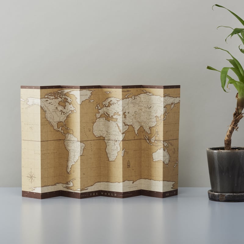 テーブルに置いて、壁に貼って [アンティーク] 自立式世界地図