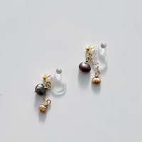 樹脂イヤリング　淡水パール