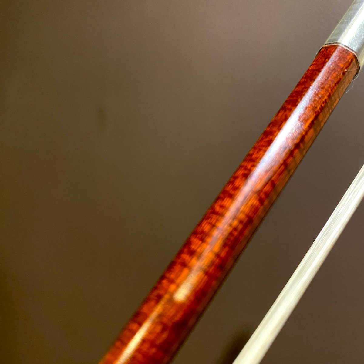 ヴァイオリン　カーボン弓(木目調) バイオリン弓】TXT-Carbon BA150 カーボン＆木目プリント CN/E | 国際楽