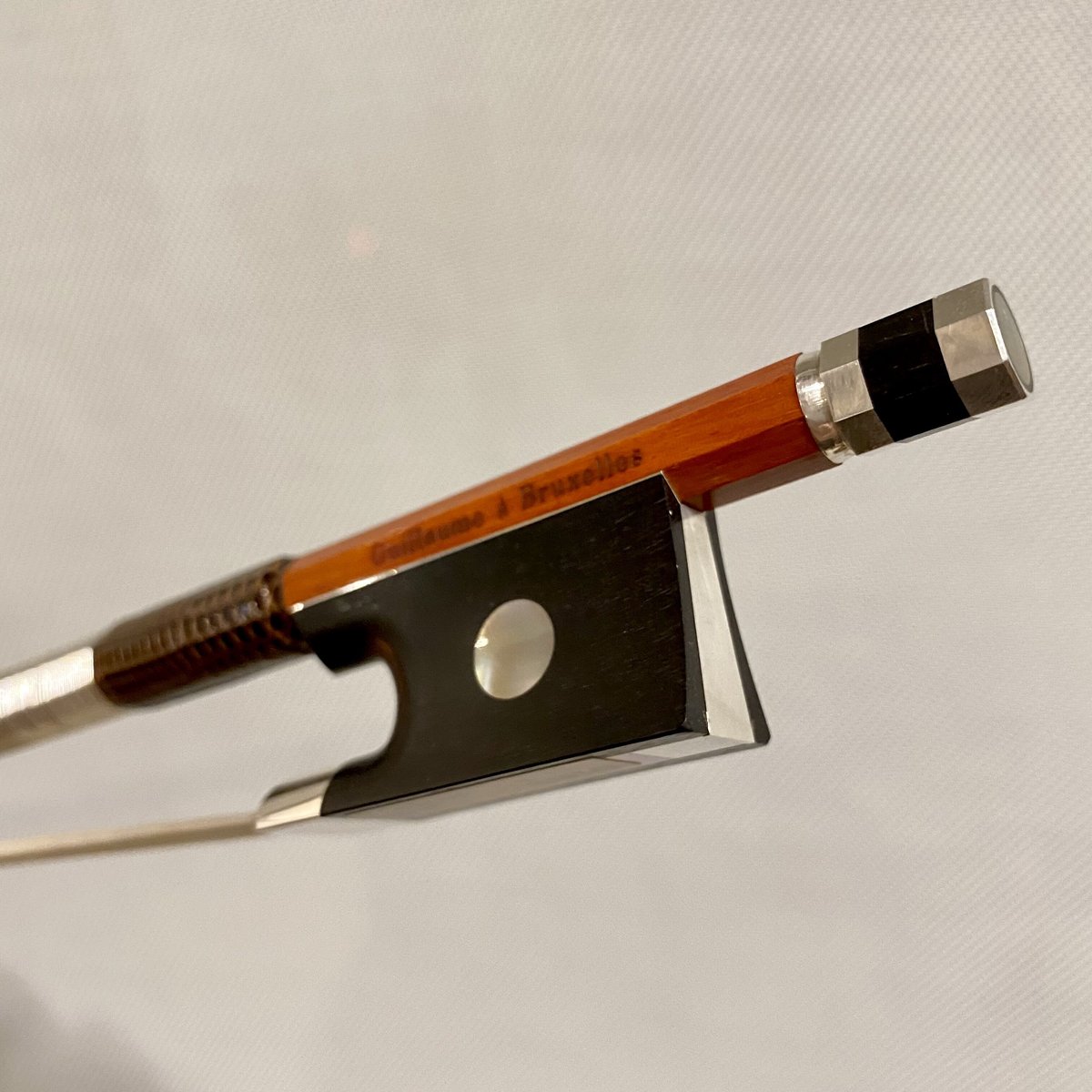 Pierre Guillaumeピエール・ギヨーム(銀・鼈甲・花）Violin Bow バイオリン弓 - 楽器、器材