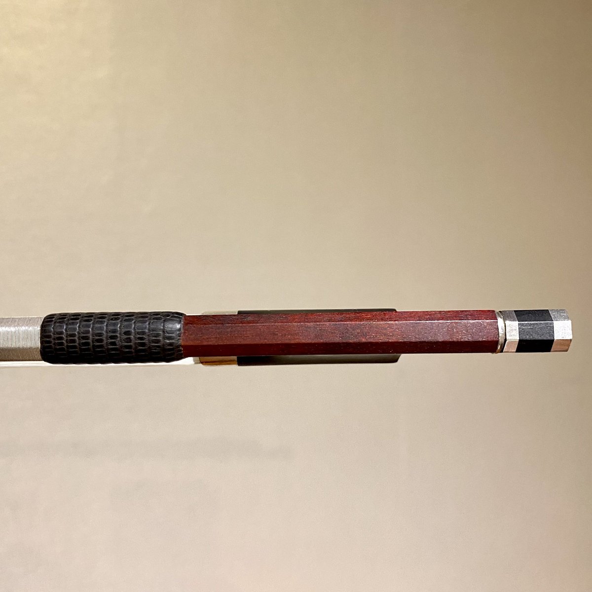 春新作の バイオリン PARIS A V.D´AINAY 弓 MEDIO-FINO 弦楽器
