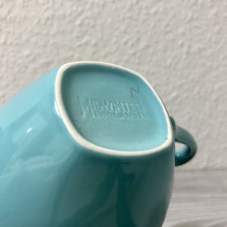Midwinter Fashion Shape Quite Contrary Cup & Saucer 01