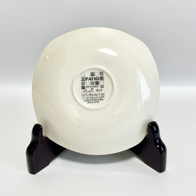 Midwinter Fashion Shape Patio Cup & Saucer 01 |