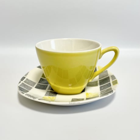 Midwinter Fashion Shape Patio Cup & Saucer 03