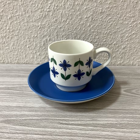 Midwinter Fine Shape Roselle Cup & Saucer 02