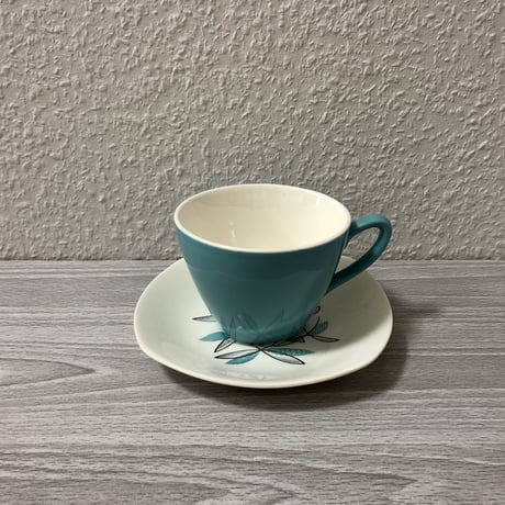 Midwinter Fashion Shape Cassandra  Cup & Saucer 02
