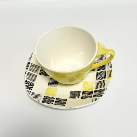 Midwinter Fashion Shape Patio Cup & Saucer 03