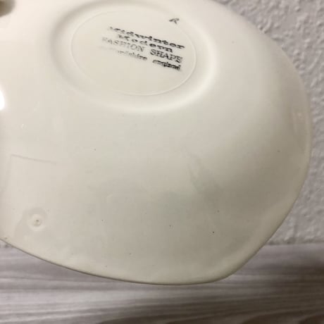 Midwinter Fashion Shape Quite Contrary Cup & Saucer 01