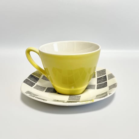 Midwinter Fashion Shape Patio Cup & Saucer 04