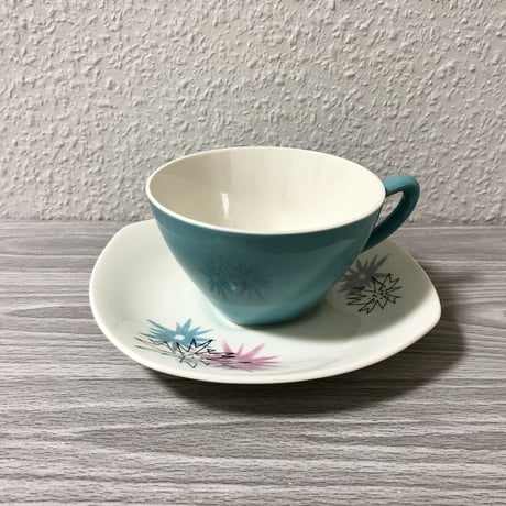 Midwinter Fashion Shape Quite Contrary Cup & Saucer 01