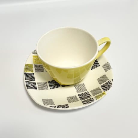 Midwinter Fashion Shape Patio Cup & Saucer 04