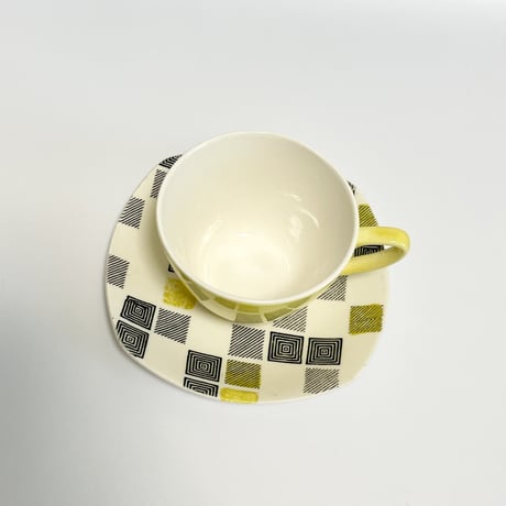 Midwinter Fashion Shape Patio Cup & Saucer 02
