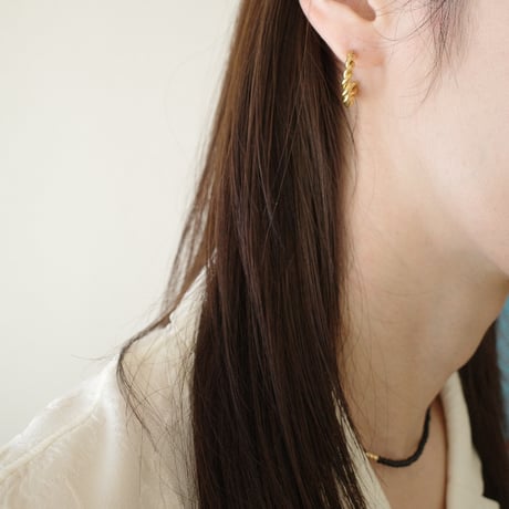 twist stainless pierce
