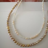 color pearl necklace