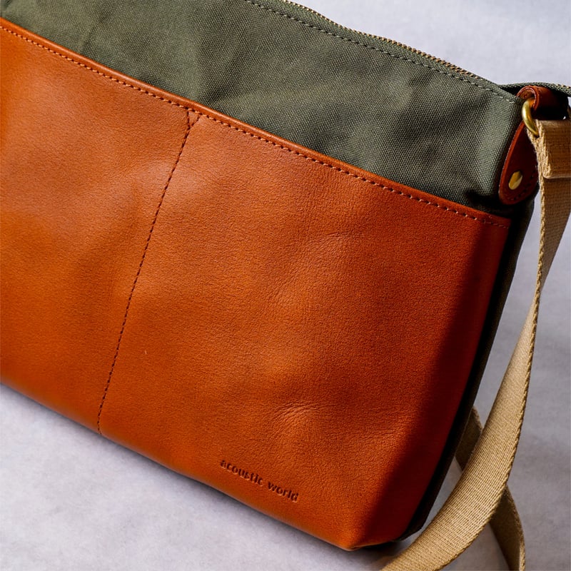 極美品！　バリー　レザー　ショルダーバッグ　サコッシュ　ブラウン 極美品！ バリー レザー ショルダーバッグ サコッシュ ブラウン