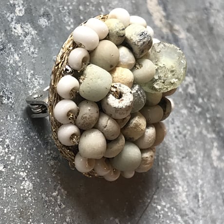 romanglassbeads brooch
