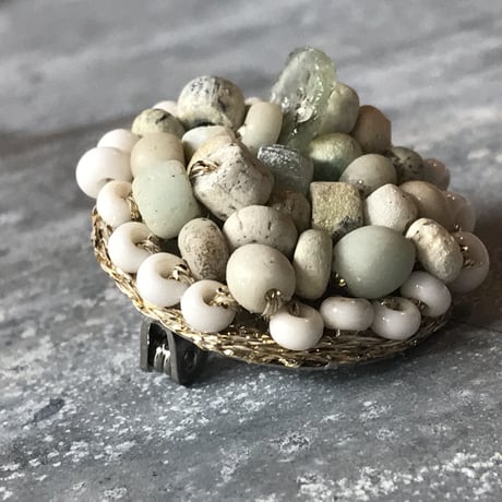 romanglassbeads brooch