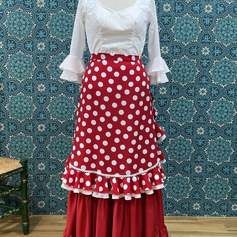 ESTIVO 水玉模様 フード付きウェア 上下　Lサイズ セール】 ドットティアード スカート （ミニ・ひざ丈スカート