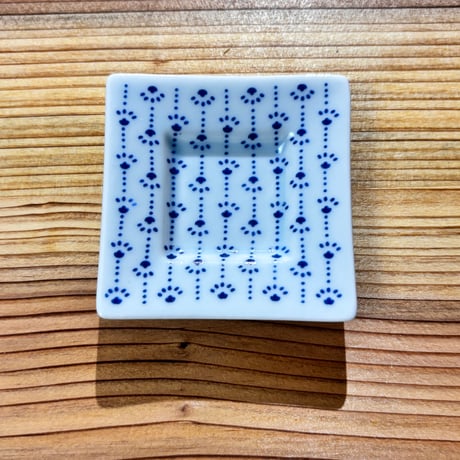 箸置きにもなる豆皿
