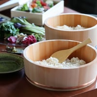 二つの寿司桶になるおひつ