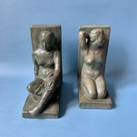 東京徘徊倶楽部🌎レイドバック姉妹のブックエンド