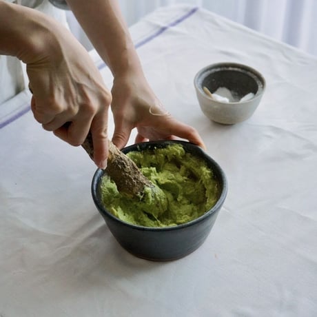 日常茶飯器　黒  櫛目のないすり鉢　S