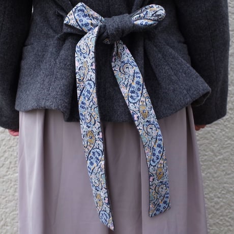 Porter des boutons リバティショートコート
