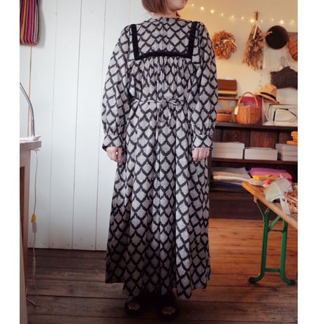 ビンテージ 40s 50s ヨーロッパ カフタン ドレス ワンピース 美品 希少 セール】 シルキーカフタンワンピース （ロング・マキシ丈