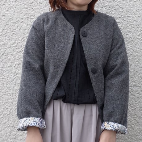 Porter des boutons リバティショートコート